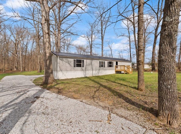 1260 E County Line Rd NE, Palmyra, IN 47164