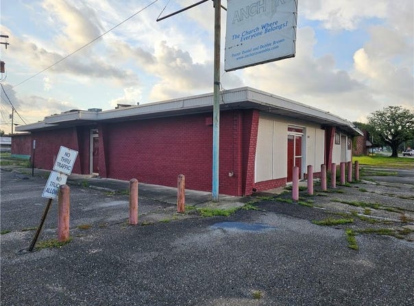 13855 Wintzell Avenue S, Bayou La Batre, AL 36509