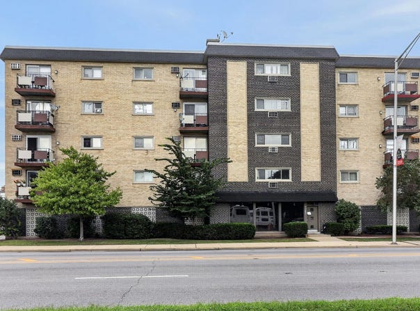 1247 S Harlem Avenue, Berwyn, IL 60402