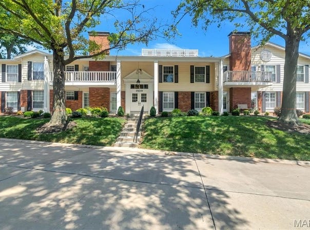 1509 Hedgeford Drive, Chesterfield, MO 63017