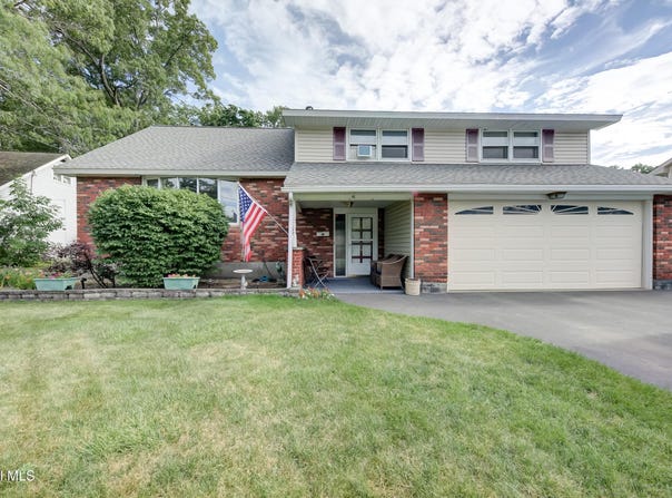 46 Cindy Crest Drive, Rotterdam, NY 12306