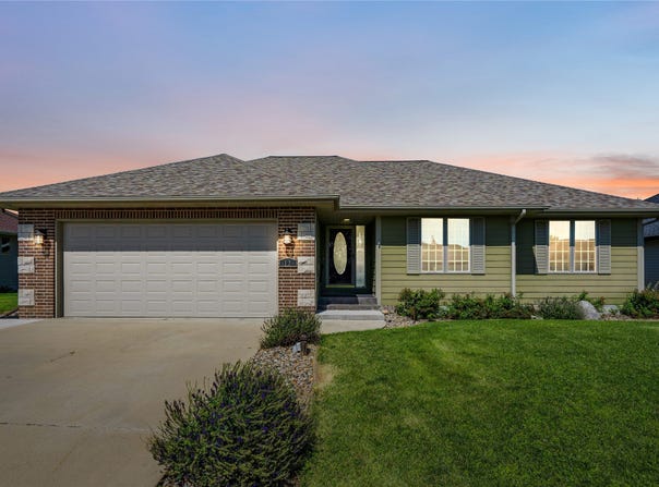 1124 12th Avenue SE, Altoona, IA 50009