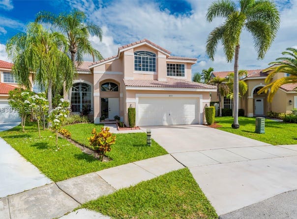 18172 SW 3rd St, Pembroke Pines, FL 33029