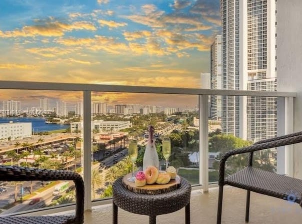 18001 Collins Ave, Sunny Isles Beach, FL 33160