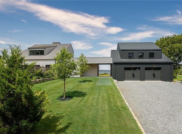 451 Seapowet Avenue, Tiverton, RI 02878