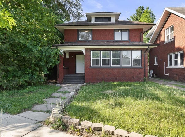 2118 Lincoln Way W, South Bend, IN 46628