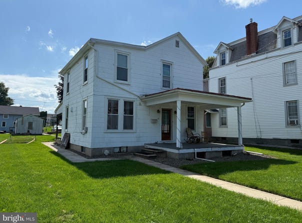 99 N NOBLE STREET, KUTZTOWN, PA 19530