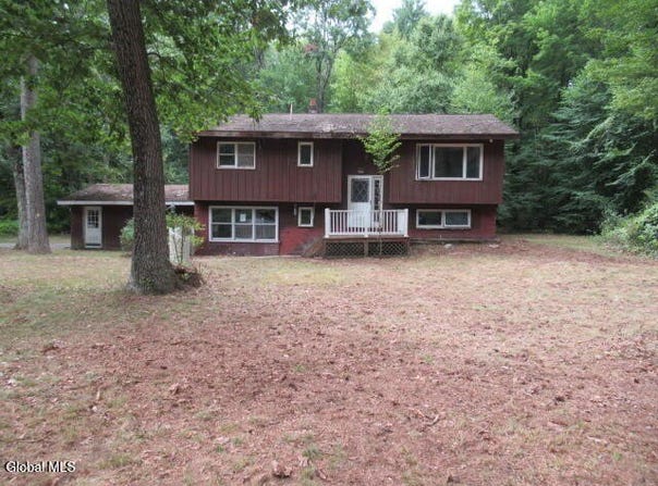 2 Paris Road, Fort Edward, NY 12828