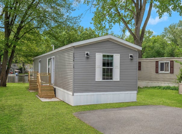 2698  Bayberry Ct, Brooklyn, MI 49230