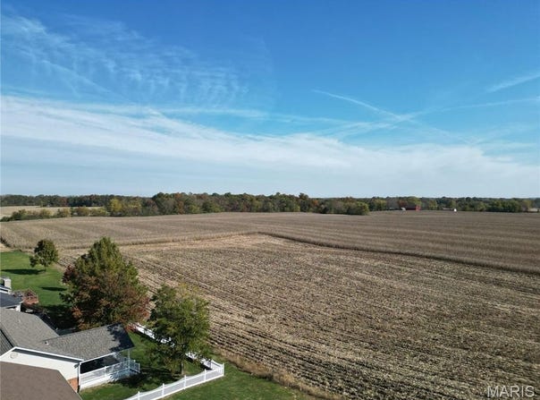 5 Mozart Place, Millstadt, IL 62223