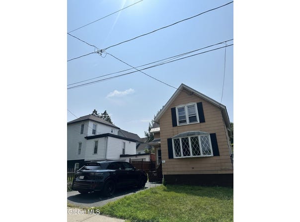 12 Chestnut Street, Rensselaer, NY 12144