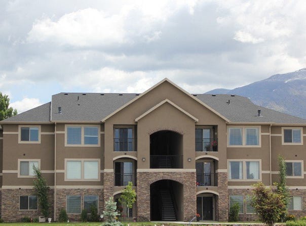 895 S MAIN St, Layton, UT 84041
