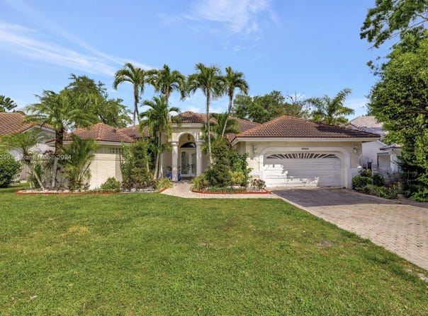 4866 NW 67th Ave, Lauderhill, FL 33319