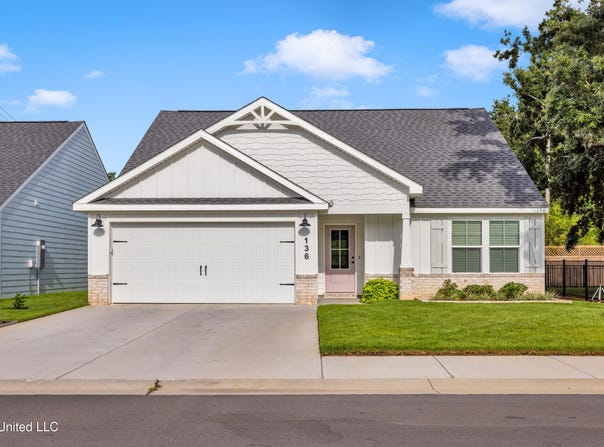 136 Pointe Breeze Way, Biloxi, MS 39531