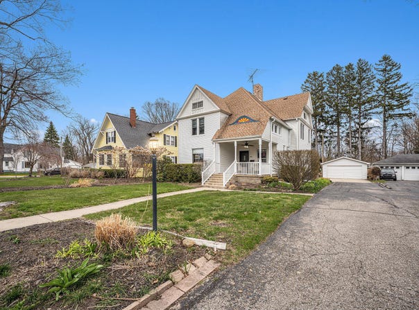 359 Pearl Street, South Haven, MI 49090