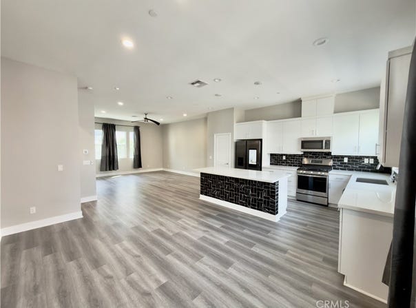 977 E Mason Lane, Anaheim, CA 92805