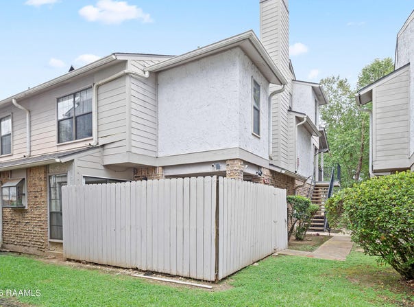 1304 E Bayou Parkway, Lafayette, LA 70508