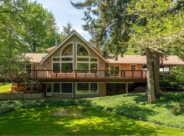 672 WALKER Rd, Kelso, WA 98626