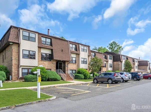 1909 Raspberry Court, Edison, NJ 08817