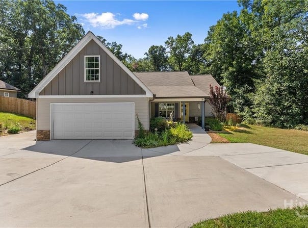 105 W E King Road, Commerce, GA 30529
