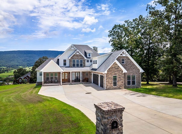 300 Skyhigh Drive, Dunlap, TN 37327