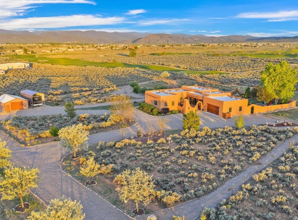 26 Copper Moon Road, Taos, NM 87571