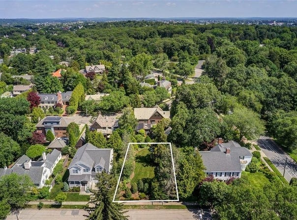 62 Harwich Road, Providence, RI 02906