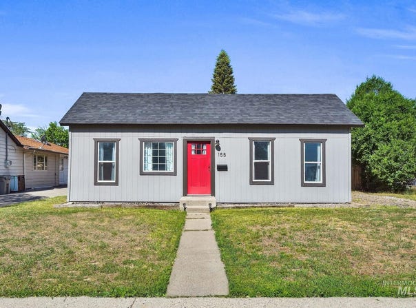 155 N N 11th E St, Mountain Home, ID 83647