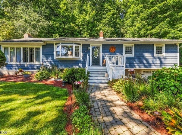 18 Fox Hollow Ct, Vernon Twp., NJ 07462-3502
