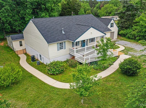 5541  Cedar Ln, Amelia Courthouse, VA 23002