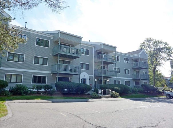 12 Ledgewood Hills Drive, Nashua, NH 03062