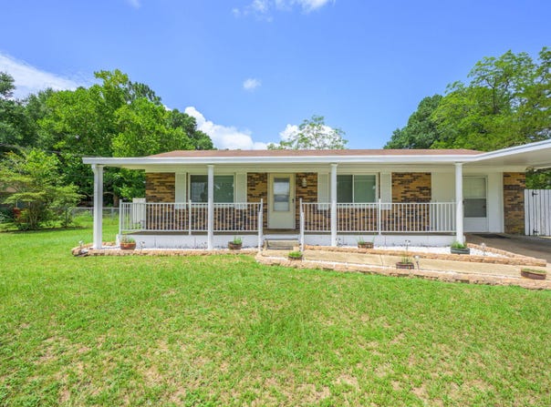 632 Long Drive, Crestview, FL 32539