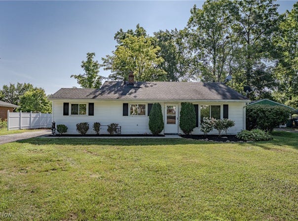 329 Cynthia Drive, Chardon, OH 44024