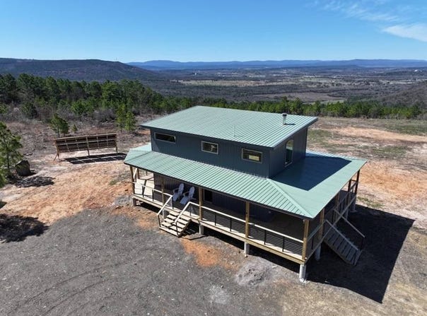 17583 Round Mountain Road, Howe, OK 74940