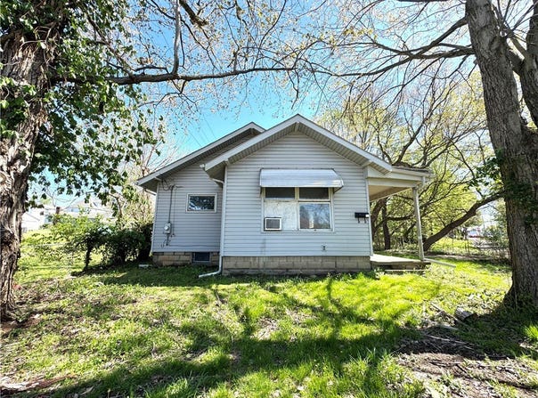 1602 Katherine St, Neshannock Twp, PA 16105