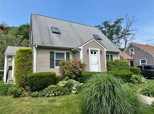 164 Knotty Oak Road, Coventry, RI 02816