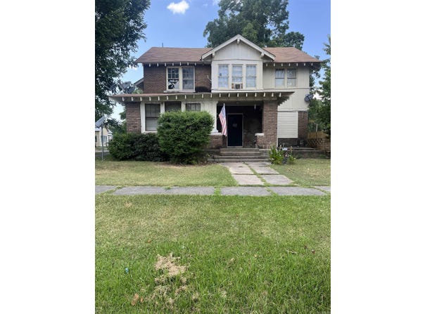 112 W Ave C, Hope, AR 71801-0000