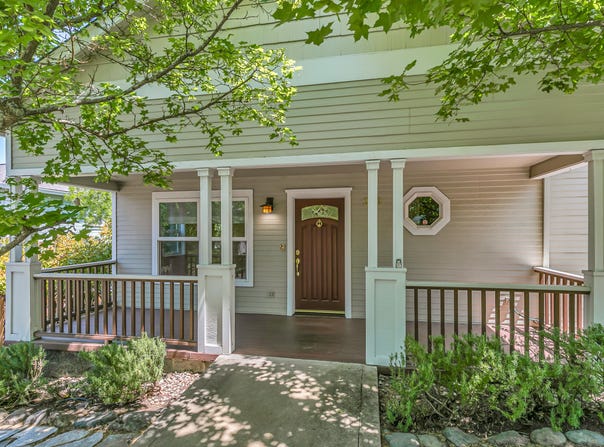 380 Hemlock Lane, Ashland, OR 97520