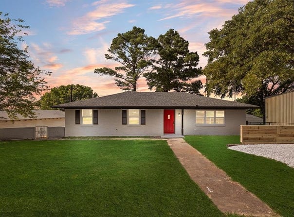 208 Shugar Circle, West Tawakoni, TX 75474