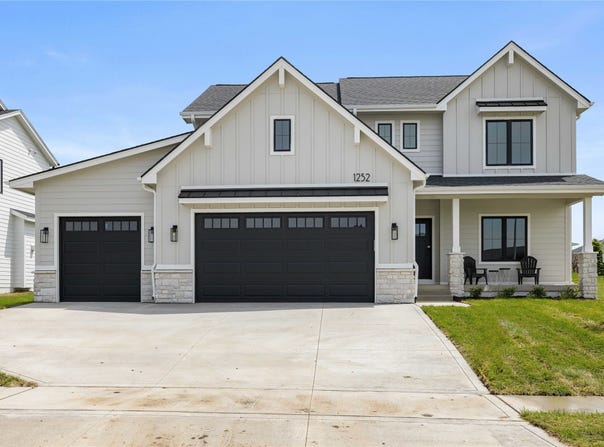 1252 S Radley Street, West Des Moines, IA 50266
