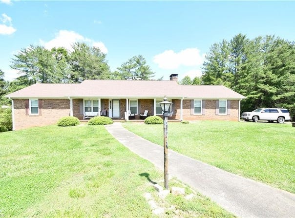 2952 NC 268, Pilot Mountain, NC 27041
