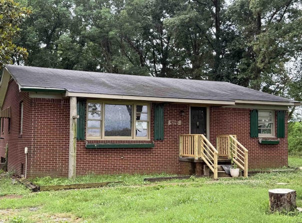 2000 State Line Road, Martin, TN 38237