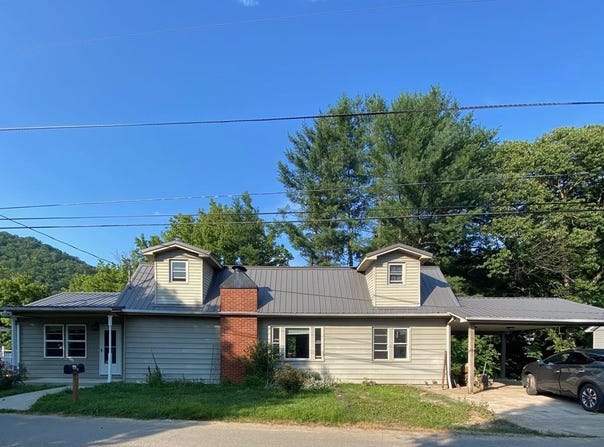 184 Mullins Addition Drive, Pikeville, KY 41501