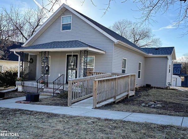 901 Maple Street, Atlantic, IA 50022