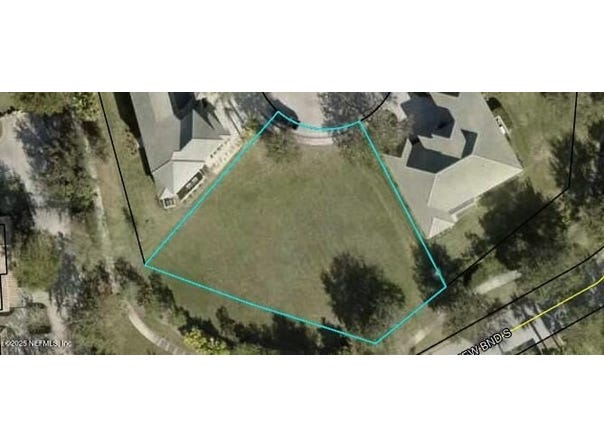 6 Oakview Court, Palm Coast, FL 32137