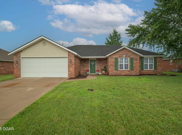 2238 Holly Lane, Miami, OK 74354