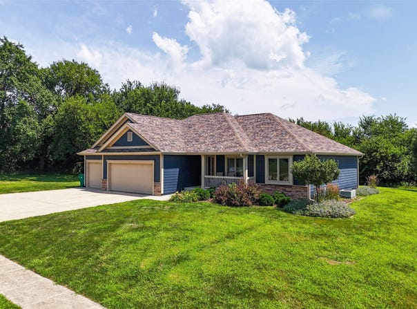 900 N S Court, Indianola, IA 50125