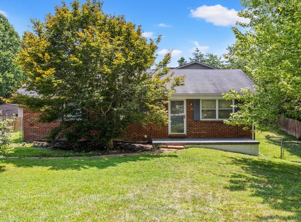 1955 Opossum Run Road, Irvine, KY 40336