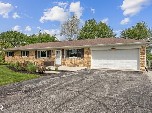 936 E SR 44, Rushville, IN 46173