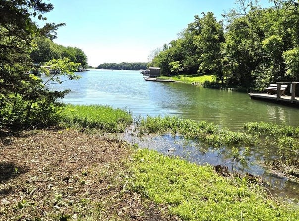 405 W Sugar Lake Drive, Mound City, KS 66056